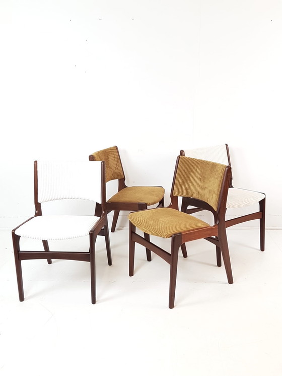 Image 1 of 8 sedie da tavolo da pranzo modello 89 di Erik Buch, in teak, appena rivestite