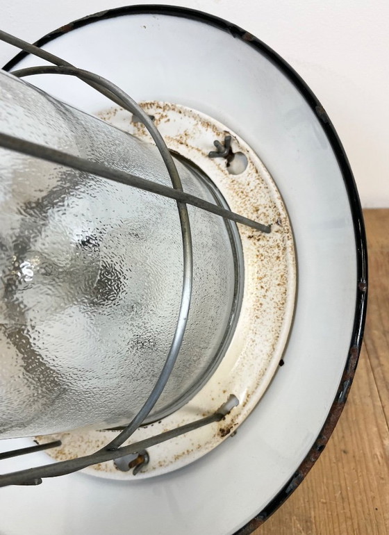 Image 1 of Industrielle Hängelampe aus schwarzem Emaille, Fabrikstil, 1960er Jahre