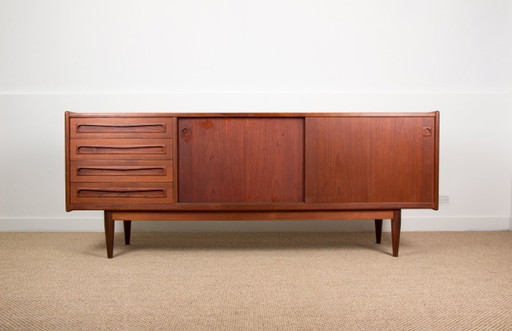 Deens Teak Dressoir 200 cm, model 31b, door Johannes Andersen voor Skaaning Mobelfabrik 1960.