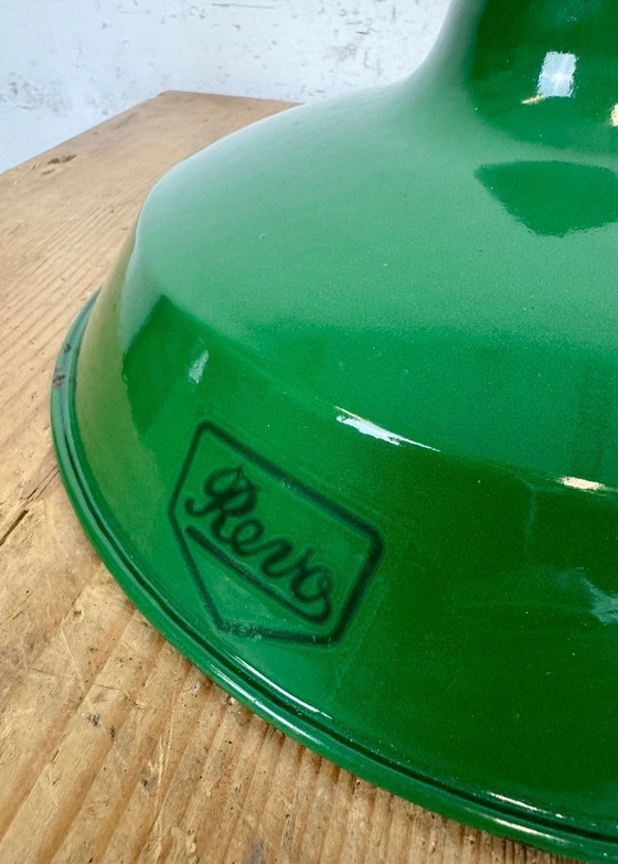 Image 1 of Industriële groene emaille fabriekshanglamp van Revo, jaren 50