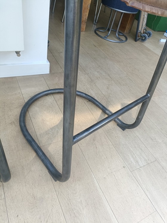 Image 1 of Tabourets de bar en cuir de chez Chiavari