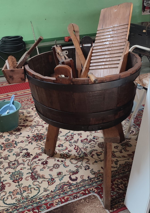 Bañera de madera antigua y juego completo de lavandería. – decoratieve objecten, Wood, Iron (photo 2 of 15)