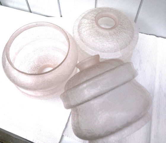 Image 1 of Set van 3 art deco glazen bollen, craquelé effect, 1930-40, België