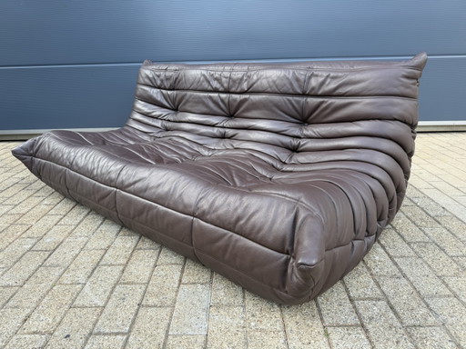 Divano a 3 posti Ligne Roset Togo in pelle color cioccolato, autentico al 100%.