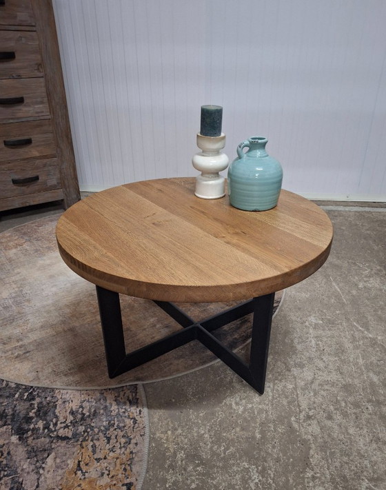 Image 1 of New robust oak coffee table with metal base 80cm