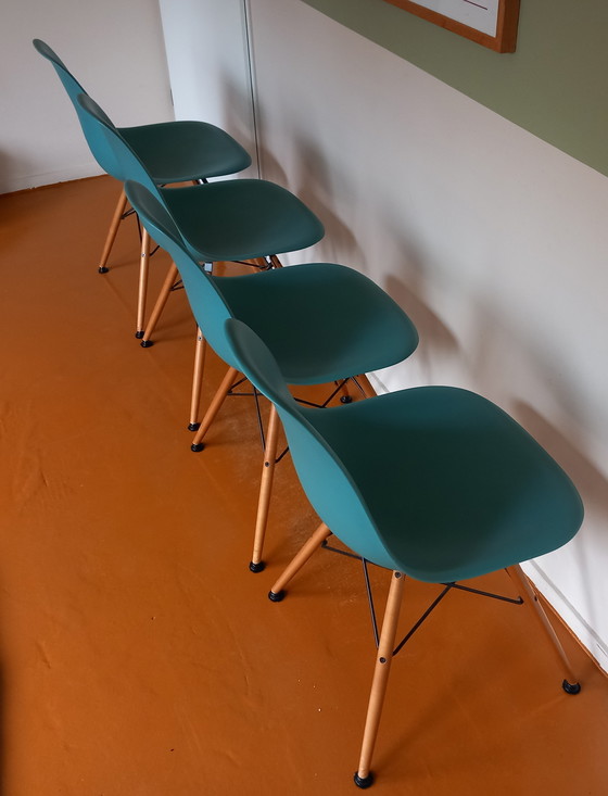 Image 1 of Vitra Eames DSW 4x