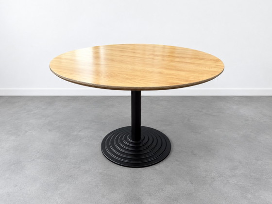 Tavolo da pranzo di design rotondo Rovere & Nero (Ø 120 cm) – Tavoli da pranzo, Metallo, Legno (photo 2 of 6)