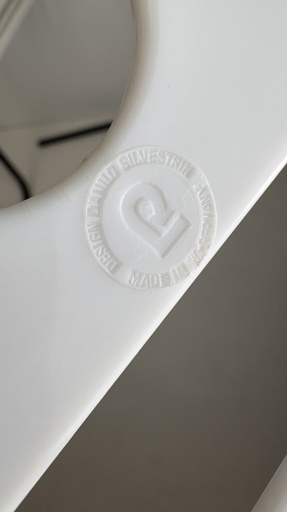 Image 1 of 7 kunststof wit kledinghangers Danilo Silvestrin Lambert