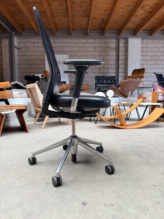 Image 1 of Sedia da ufficio Vitra ID Trim in pelle nera