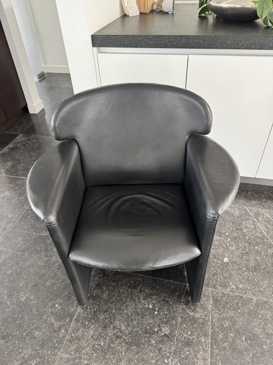 Poltrona Lounge Ronda di Afra e Tobia Scarpa (1979), Cassina, Poltrone, Pelle, Nero (foto 4 di 5)