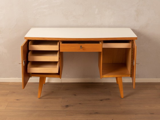 Image 1 of Vrijstaand houten bureau, jaren 50
