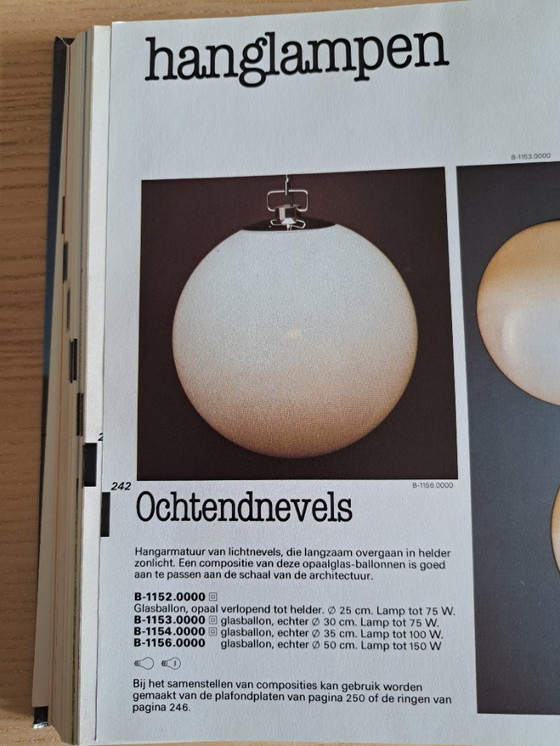 Image 1 of Set mit 2 XL Raak Kugel-Pendelleuchten – Typ B-1156 – Ø50 cm – mattiertes Glas