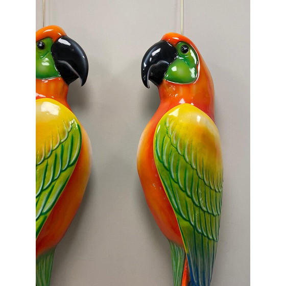 Image 1 of Pair of vintage parrots macaws in fiberglass and epoxy, Italy 1970s