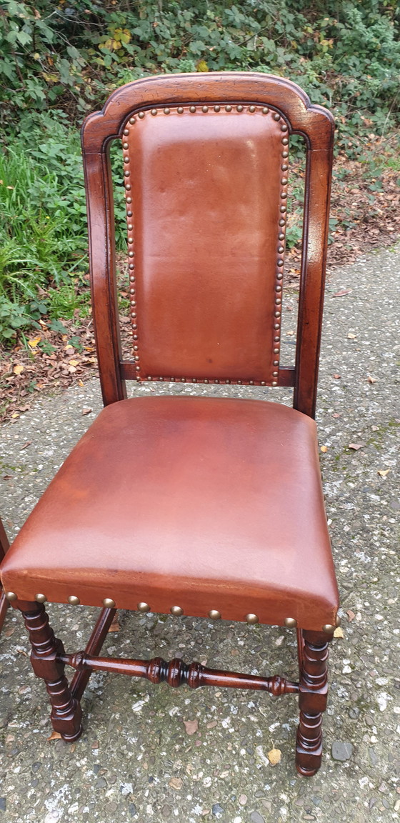 Image 1 of 4 chaises de salle à manger anciennes Royal