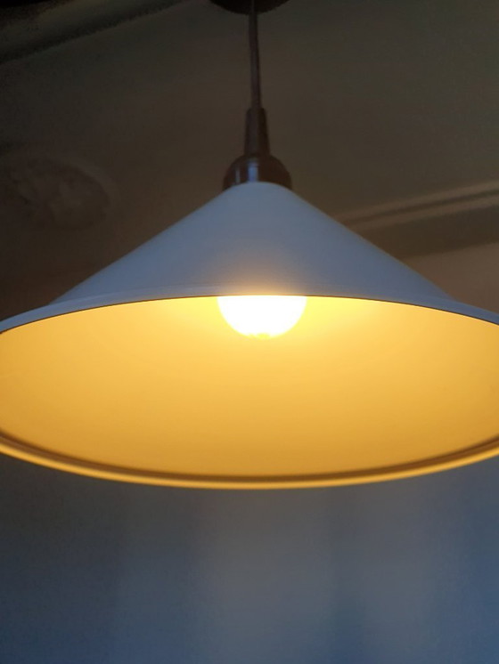 Image 1 of Vintage Hema kegelvormige hanglamp van wit metaal jaren 80