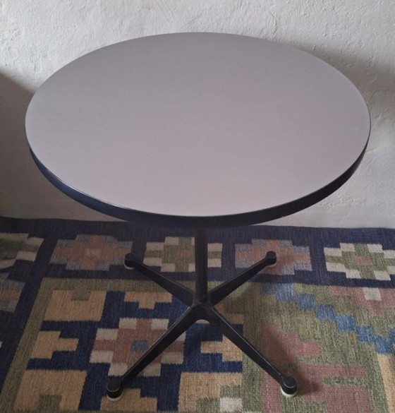 Image 1 of Tavolo da bistrot circolare Eames Vitra Contract Base anni '60-'70