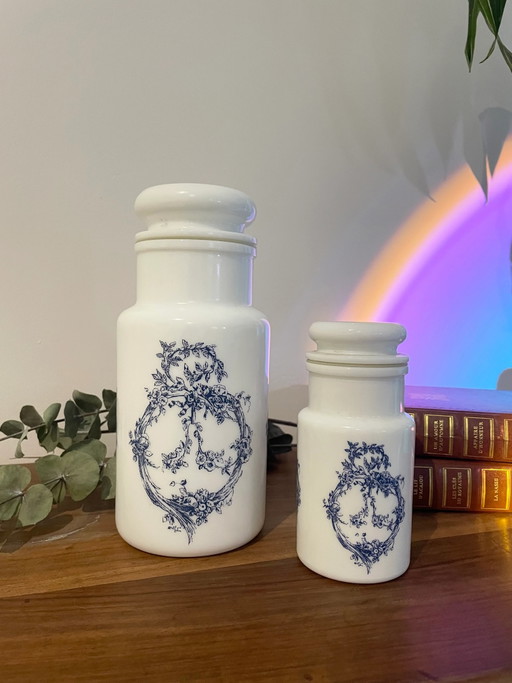 Set aus zwei Vintage Apothekergläsern