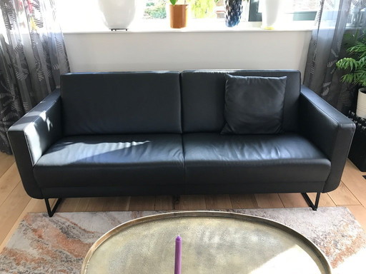 Schönes Montel 3-Sitzer-Sofa in schwarzem Leder, 2 Jahre alt