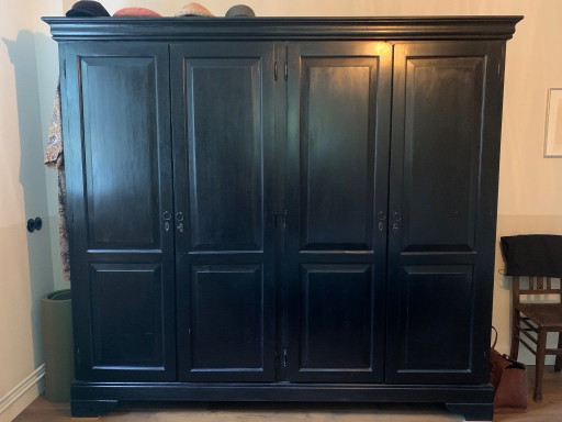 Handgefertigter klassischer Eichenkleiderschrank