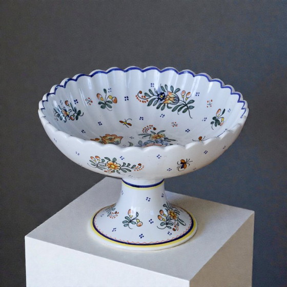 Image 1 of Grande ciotola con piede realizzata a mano da Moustiers, dipinta a mano