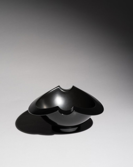 Image 1 of Cuenco posmodernista "Nautica" Porcelana Negra Jan van der Vaart Rosenthal años 90