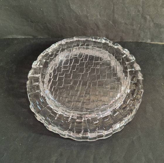 Image 1 of Pukeberg Glasbruk Sweden zware design ice glass schaal. Jaren 1960-1970. 