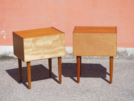 Set van 2 vintage Deense nachtkastjes uit 1960, teakhout – Wood (photo 11 of 12)