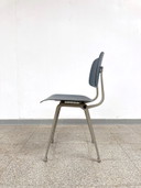 Sedia dal design vintage Friso Kramer 'Revolt'