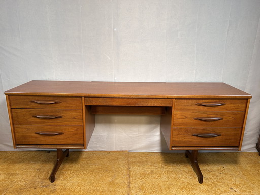 Mid Century Retro Bureau vintage en teck par Austinsuite - 1960