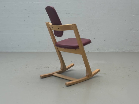 Chaise vintage Pendulum Balans de Peter Opsvik pour Stokke, Norvège, 1983 – Fauteuils d'appoint, Wood (photo 6 of 16)