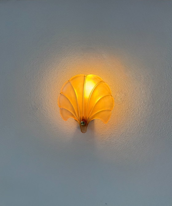 Image 1 of Applique vintage coquillage, verre ambré, France, 1970