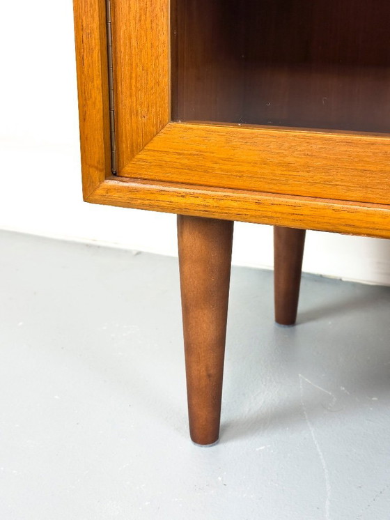 Image 1 of Mobiletto in teak con ante in vetro di WK Möbel, anni '70