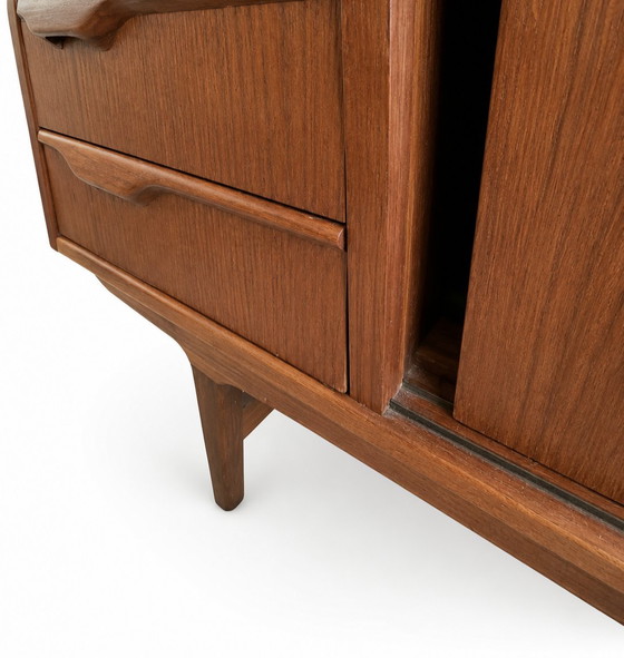 Wunderschönes dänisches Teak-Highboard | Mid-Century Modern | 1960er Jahre – Wood (photo 11 of 11)