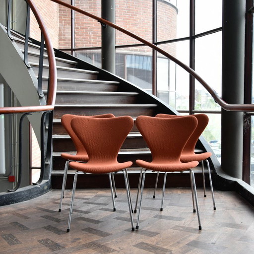 4 sedie a farfalla Fritz Hansen