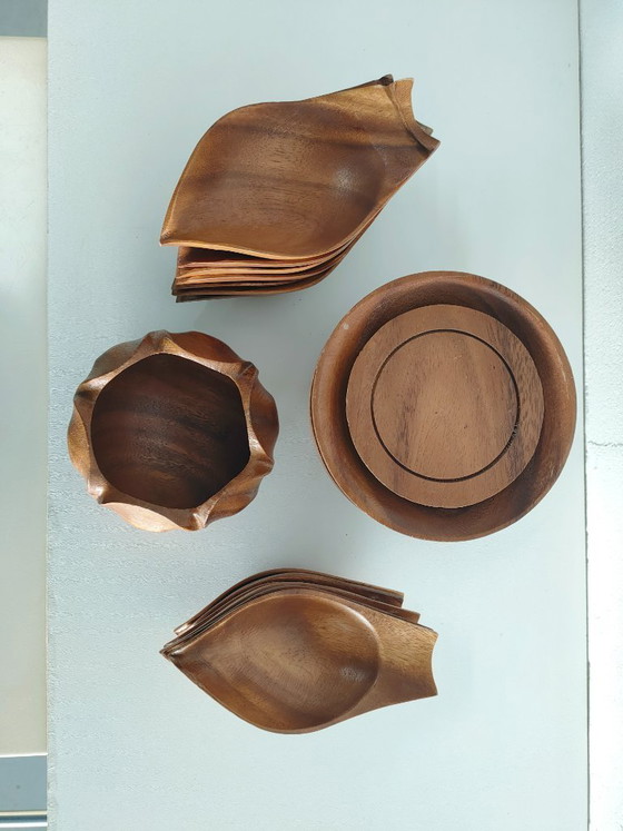 Image 1 of Vintage wooden 'Lotus Flower' appetizer server (appetizer dishes)