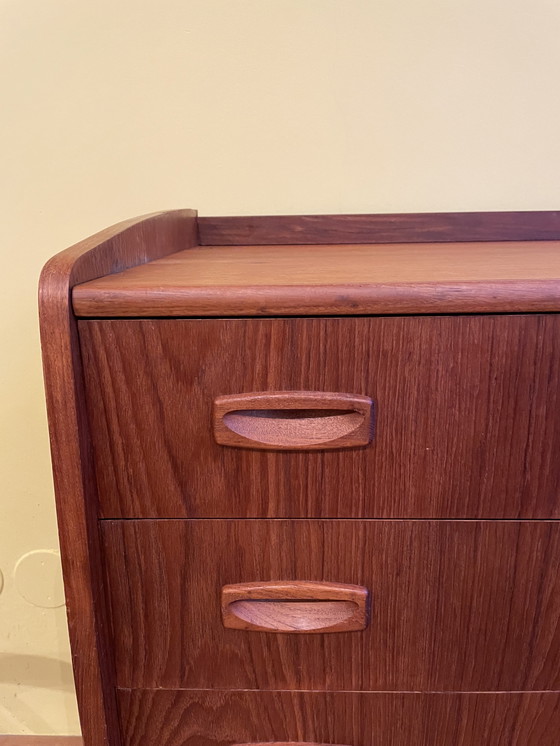 Image 1 of Kaptafel / ladekast vintage uit Denemarken teak fijner