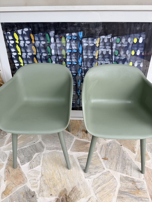 Muuto - Silla de fibra con base de madera