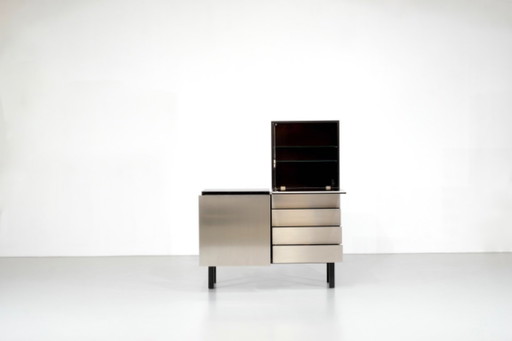 Das Sideboard „Parioli System“ wurde 1971 von Lodovico Acerbis für Parioli in Italien entworfen.