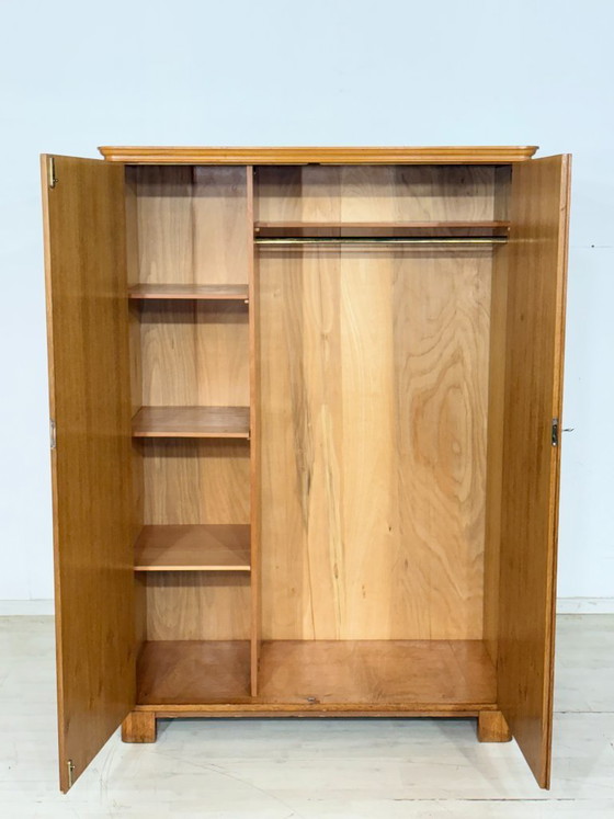 Image 1 of Sehr schöner Kleiderschrank 60er Jahre – Eiche – Top Zustand