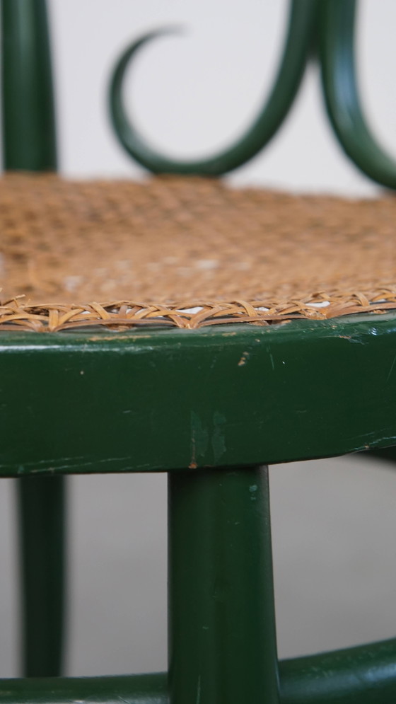 Image 1 of Groene Vintage Bistro Stoel Met Een Gematte Rieten Zitting