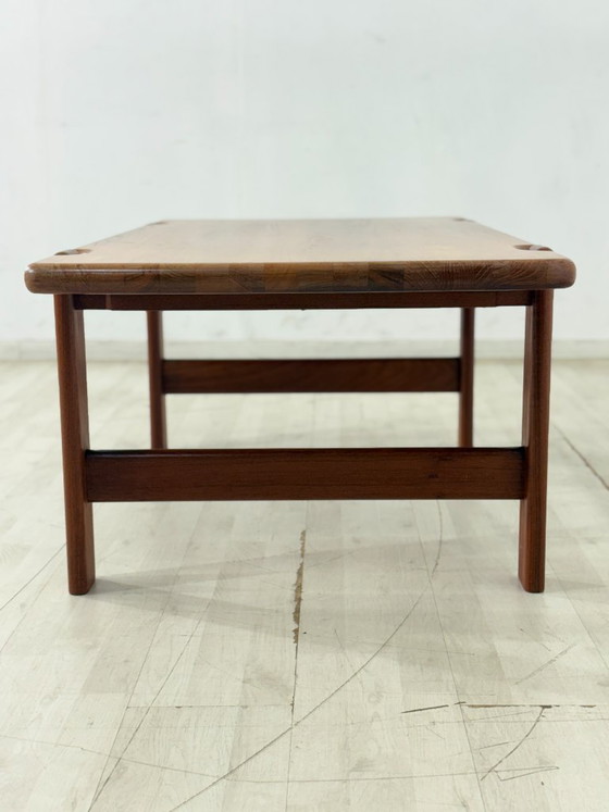 Table d'appoint danoise design milieu du siècle / Table basse en teck / Table d'appoint années 1960 / Table (photo 9 of 15)