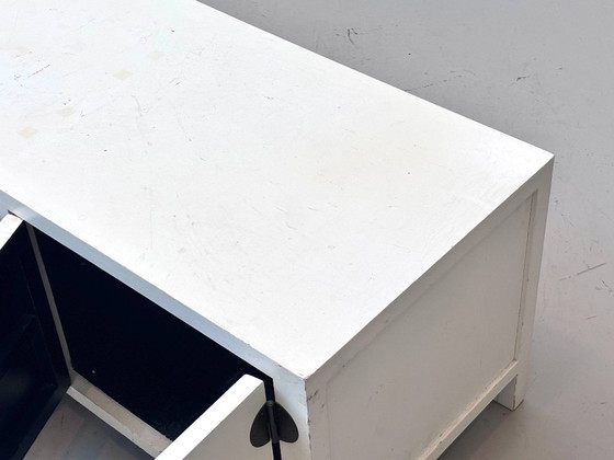Lowboard Asiatique Blanc avec Ferronnerie Noire – Meubles tv, Wood (photo 8 of 15)