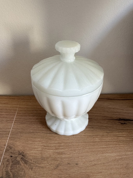 Vintage opaal snoepschaal