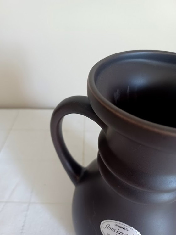 Flora Gouda Studio Vaso in Ceramica – Marrone Cioccolato Opaco – Mid-Century Modern – Vasi (photo 5 of 5)