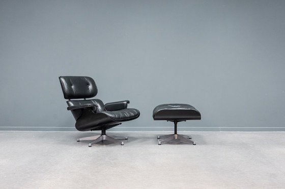 Image 1 of Poltrona Eames + pouf