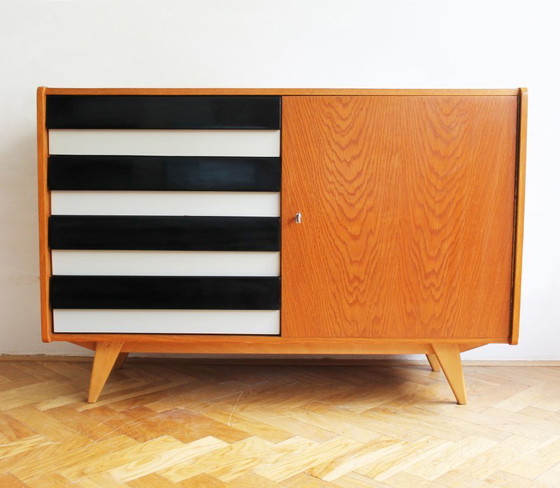 Image 1 of Origineel Tsjechisch dressoir uit de jaren 60 van Jiří Jiroutek