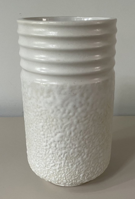 Image 1 of Vintage witte aardewerken vaas