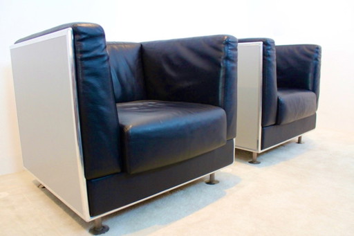 Fauteuils Matteo Grassi Soft Leather en coque d'aluminium par Kunihide Oshinomi