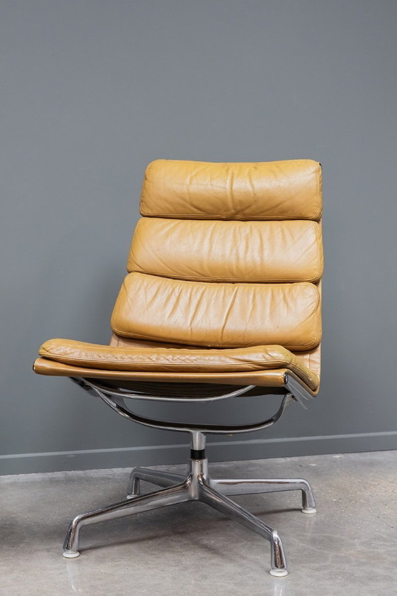 Image 1 of Poltrone lounge Eames EA216, 2 pezzi