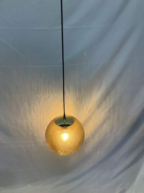 Image 1 of Lampe à suspension vintage Peill et Putzler ø30 verre bulle ambré NOS !
